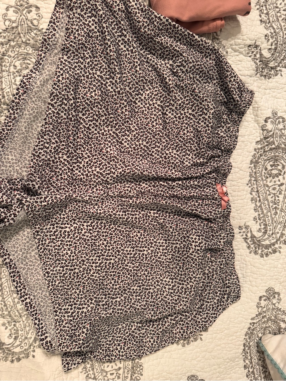 Rae Dunn Coral Tank Top with "HOT MESS." Graphic - Picture 4 of 4